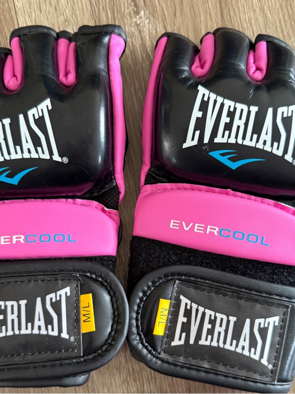 Everlast Evercool MMA Training Gloves + RDX Hand‎ Wraps Pink/Black M/L - Picture 3 of 6